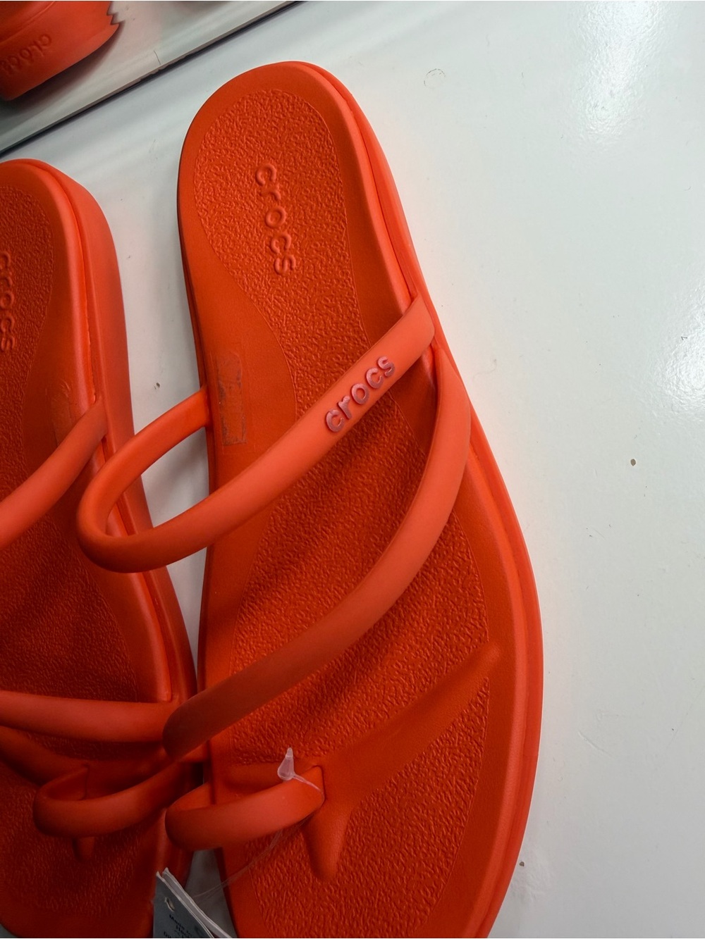 Miami toe loop crocs - Picture 5 of 6